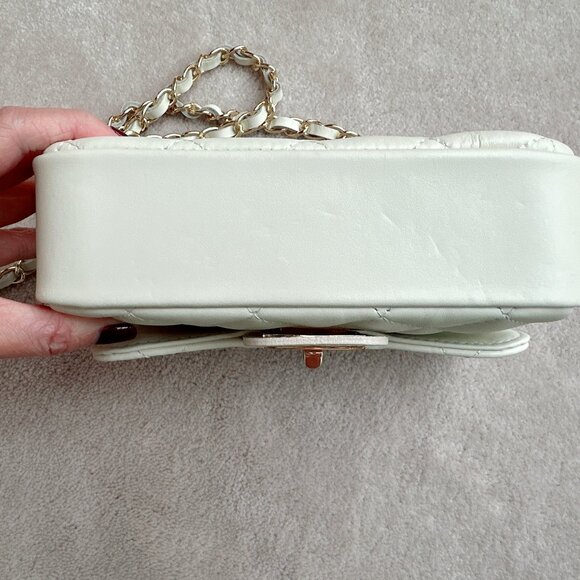 Simons Small Quilted Smooth Leather Bag in Ivory/Cream - Picture 5 of 11